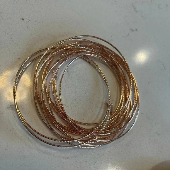 5/20$ 2 sets of  stainless steel bracelets - Picture 7 of 10